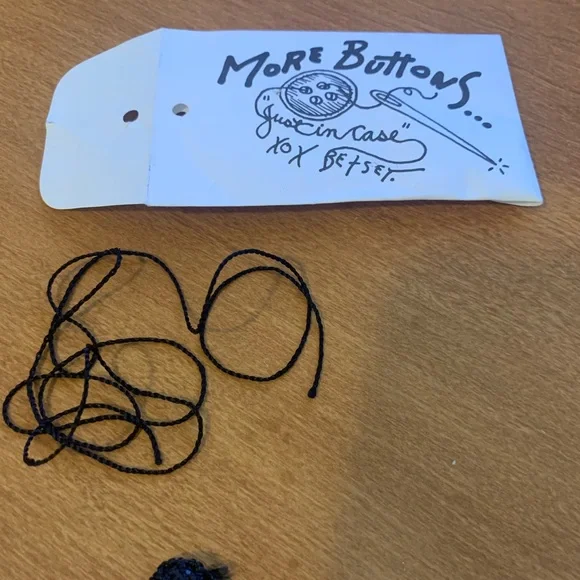 Betsey Johnson Replacement Button - Picture 4 of 4